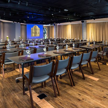 Hotel Park10 ميديلين المظهر الخارجي الصورة The Auditorium