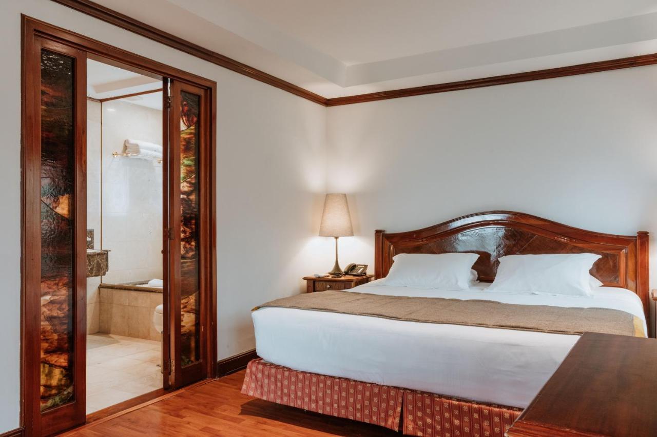 Hotel Park10 ميديلين المظهر الخارجي الصورة A bedroom at the hotel