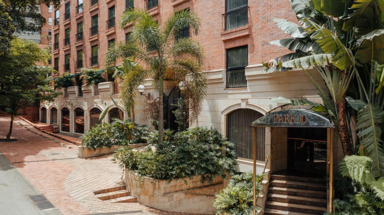 Hotel Park10 ميديلين المظهر الخارجي الصورة The entrance to the hotel