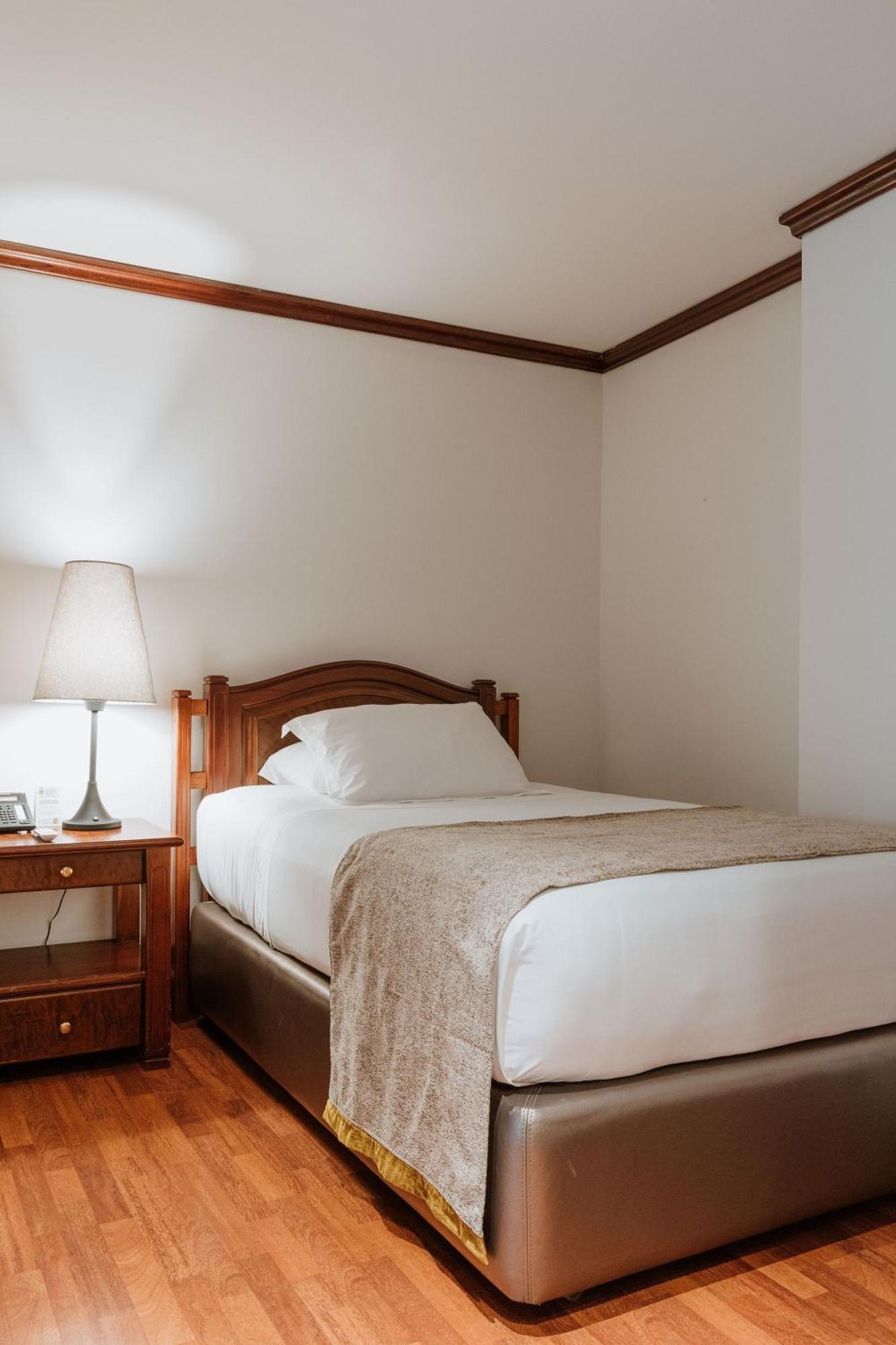 Hotel Park10 ميديلين المظهر الخارجي الصورة A single bed