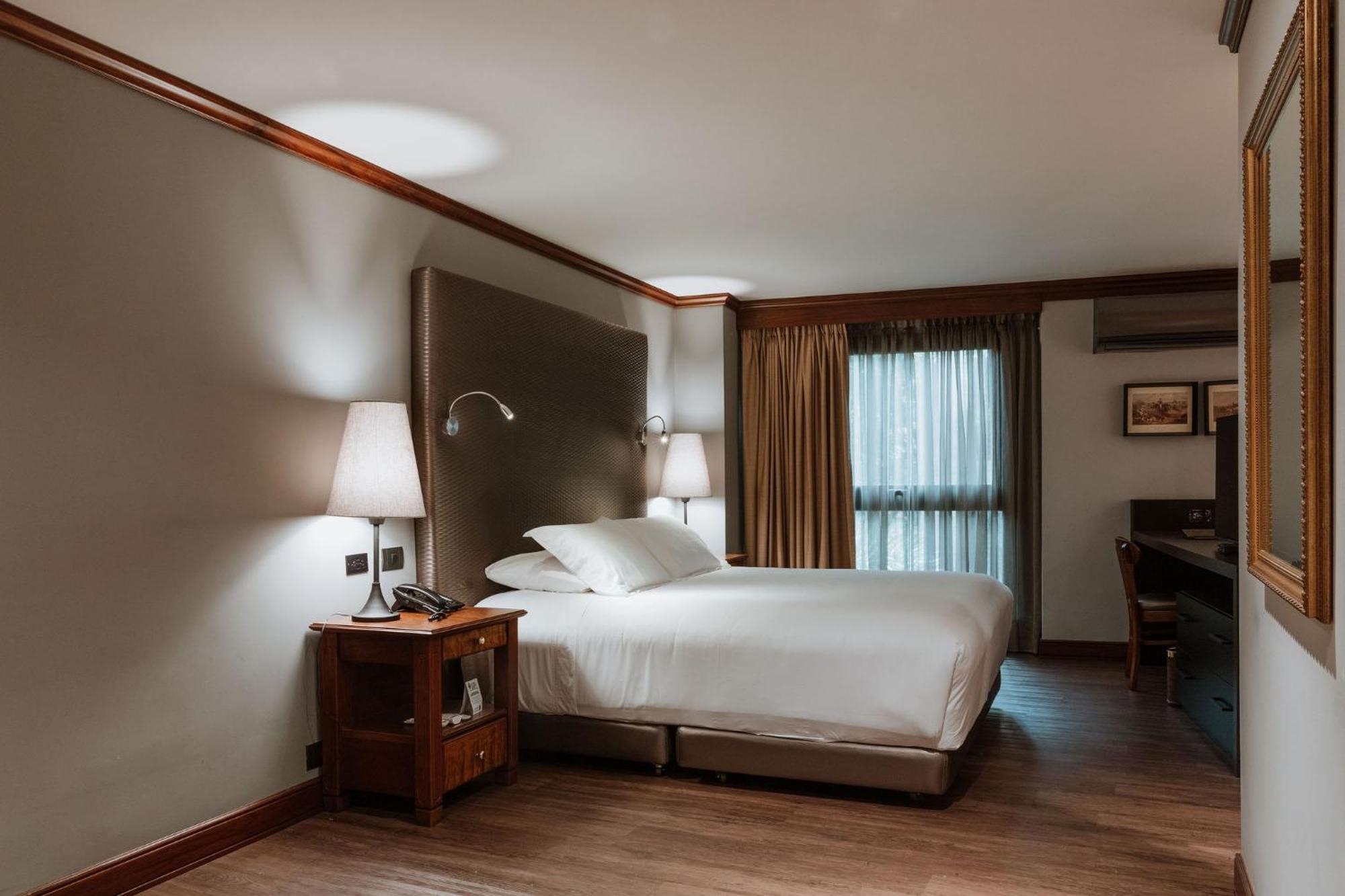 Hotel Park10 ميديلين المظهر الخارجي الصورة A room at the hotel