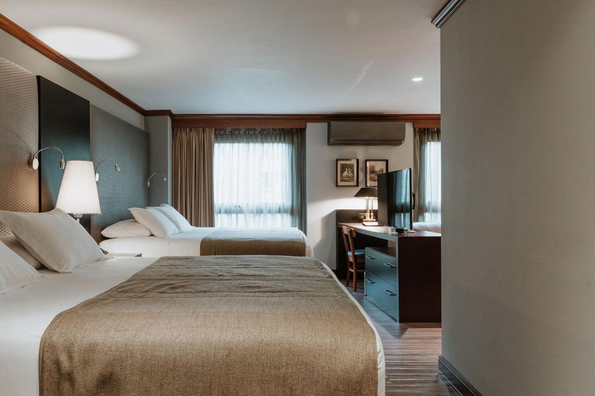 Hotel Park10 ميديلين المظهر الخارجي الصورة A room in the hotel